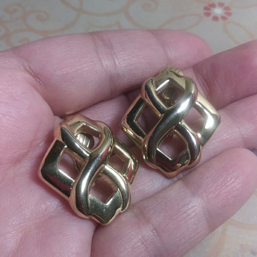 Trifari Goldtone Clip earrings-Vintage